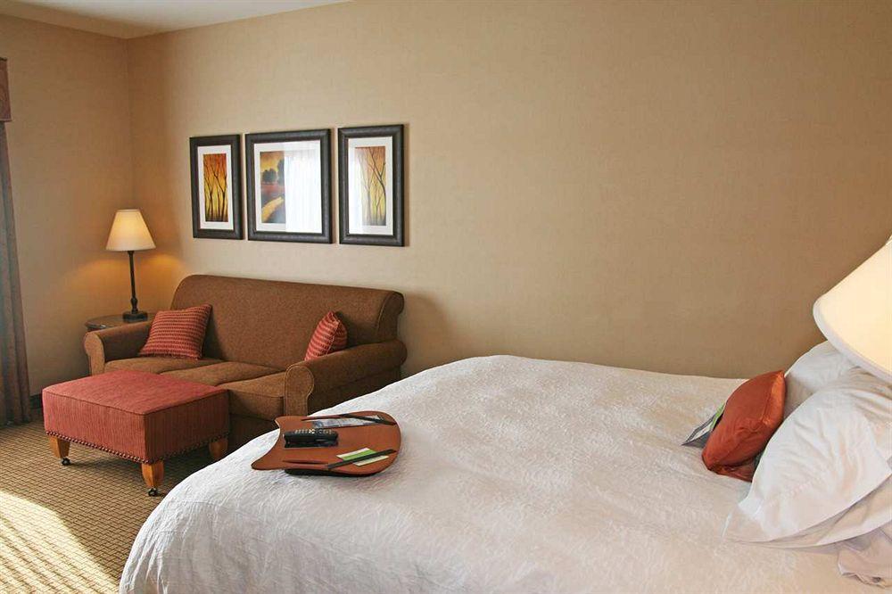 Hampton Inn & Suites Buffalo Room photo
