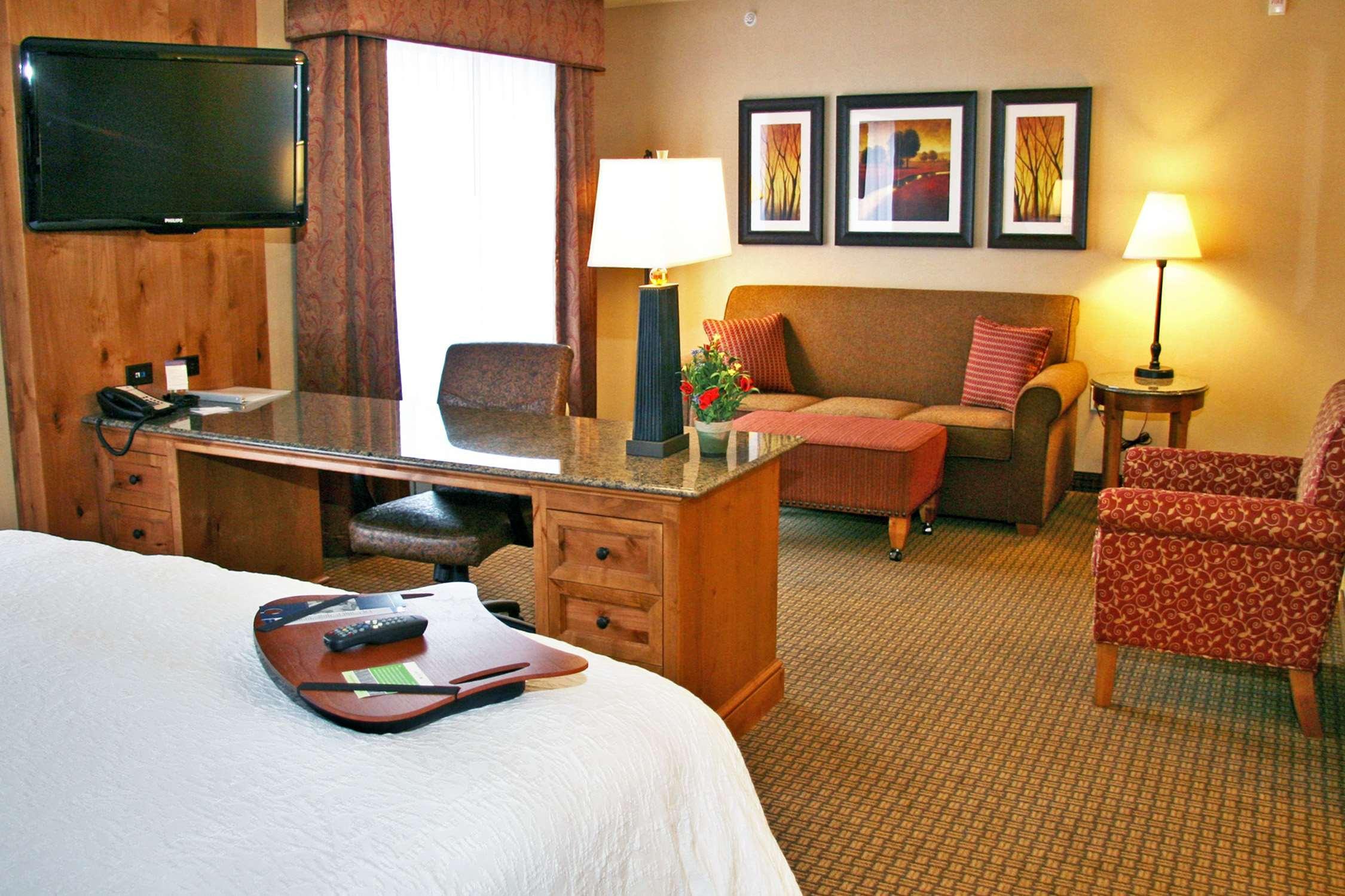 Hampton Inn & Suites Buffalo Room photo