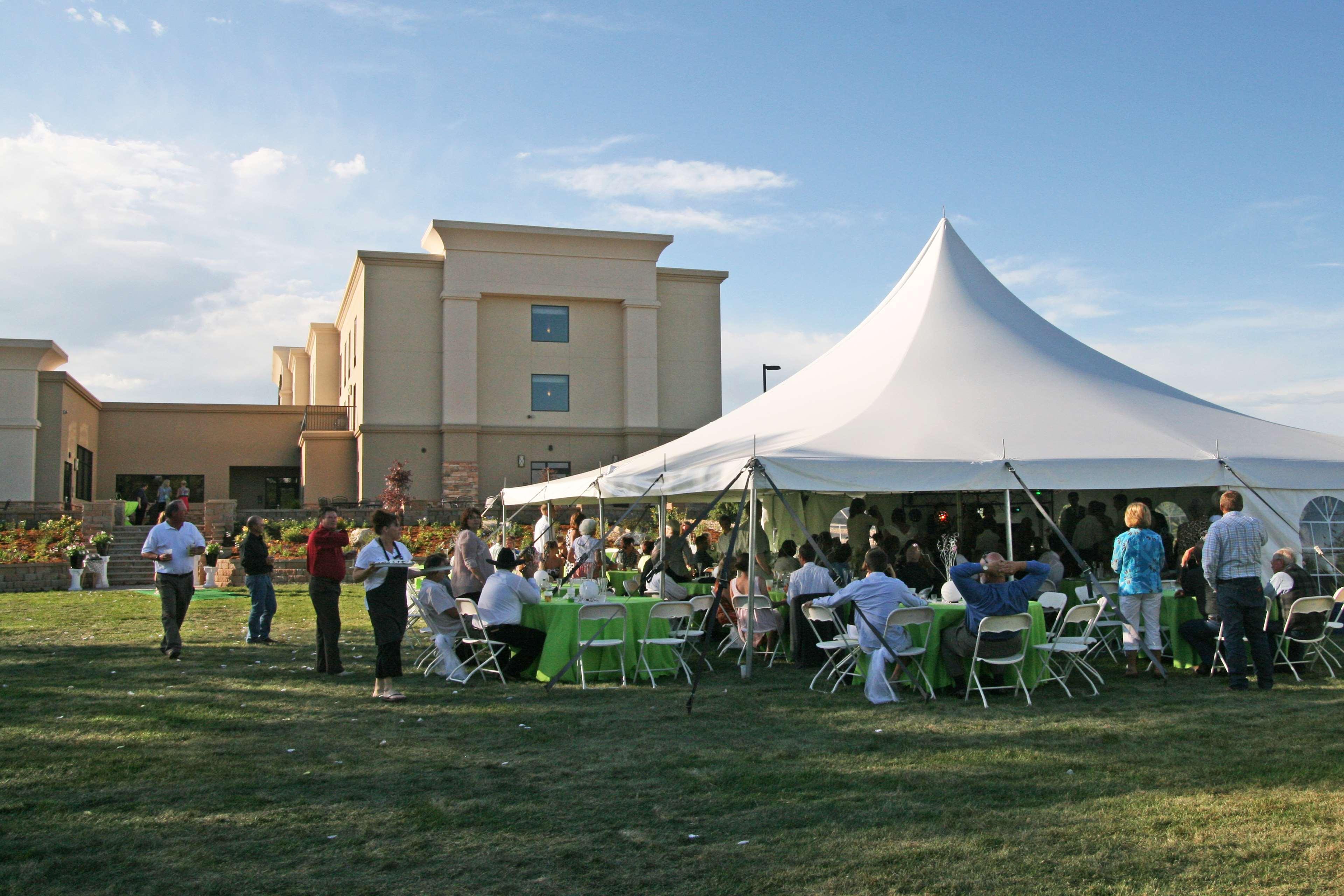 Hampton Inn & Suites Buffalo Restaurant photo