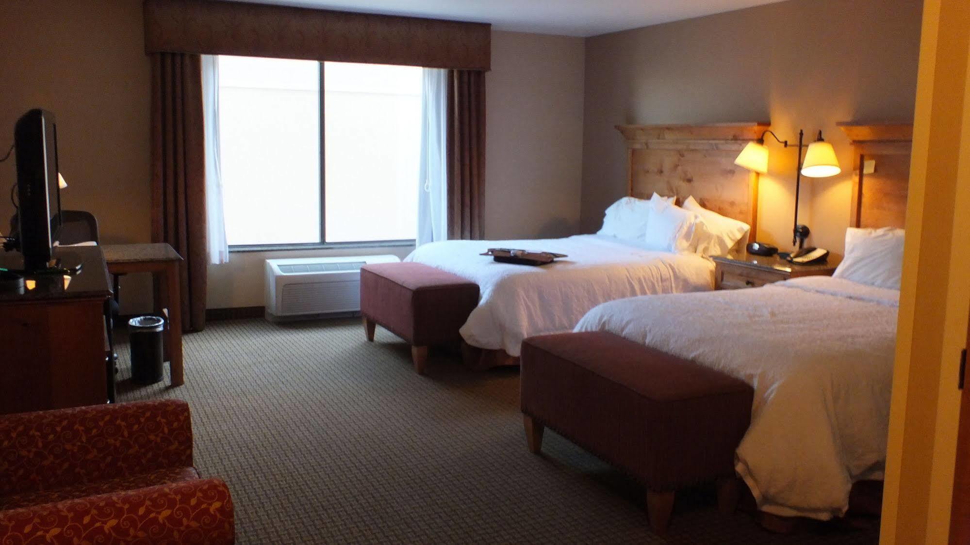 Hampton Inn & Suites Buffalo Exterior photo